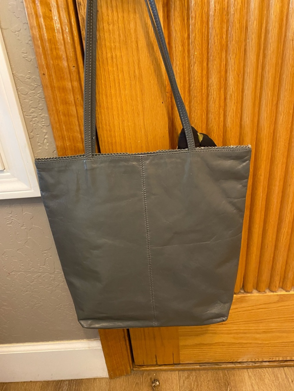 Beautiful Latico gray soft leather tote - Picture 3 of 9